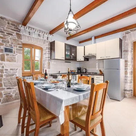 Amazing In Medancici With Wifi Holiday home