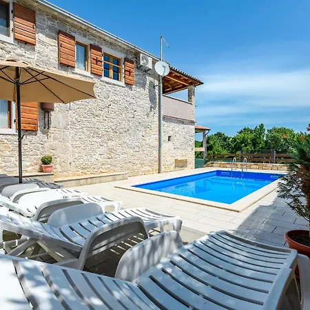 Holiday home Amazing In Medancici With Wifi